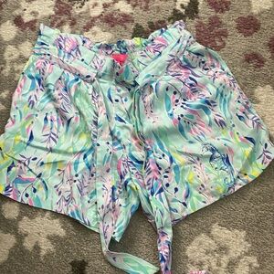 Lilly Pulitzer pull on tie shorts